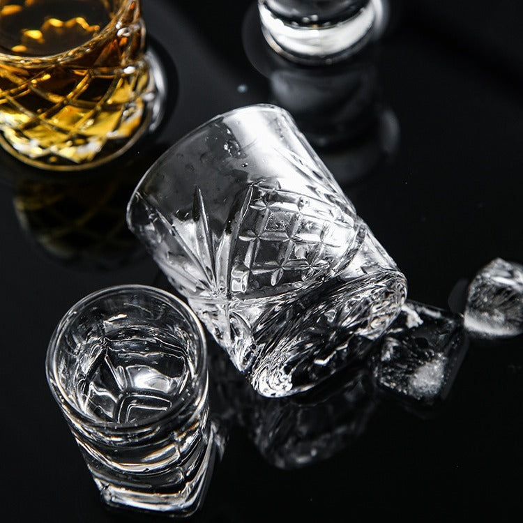 King’s Retro Carved Luxury Wine Cup – Elegant White Wine Shooter Glass